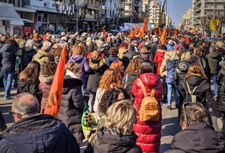 Θεσσαλονίκη: “Κεραμέως και Γαβρόγλου” αγκαλιά στην πορεία εκπαιδευτικών κατά της αξιολόγησης (video)