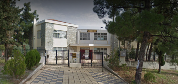 Θεσσαλονίκη: Εξωσχολικοί μαχαίρωσαν 17χρονο μαθητή του 2ου ΓΕΛ Ωραιοκάστρου