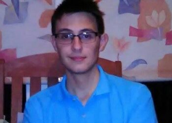 «Η απώλεια του πατέρα μου με έκανε πιο υπεύθυνο»: Ο μαθητής που αρίστευσε στις Πανελλήνιες και έγινε δεκτός στο MIT