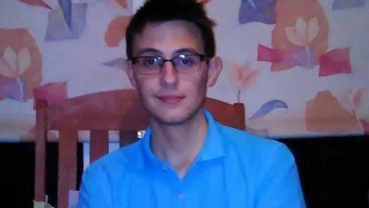 «Η απώλεια του πατέρα μου με έκανε πιο υπεύθυνο»: Ο μαθητής που αρίστευσε στις Πανελλήνιες και έγινε δεκτός στο MIT