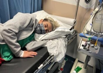 Κραυγή από 19χρονη που δίνει μάχη με τον καρκίνο: Παρέμβαση Μητσοτάκη και Χρυσοχοΐδη στην ανάρτησή της