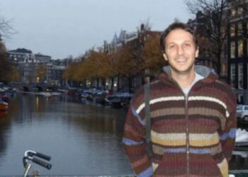 “Έφυγε” κάνοντας αυτό που αγαπούσε περισσότερο: Νεκρός “μπαμ και κάτω” ο Παύλος Τσουρέκας, κλάματα στην πλαζ Αρετσούς