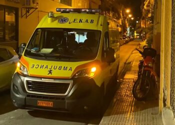 Τη μαχαίρωσε ο σύντροφός της στο λαιμό μπροστά στο παιδί της – «Μανούλα μου, σε σκότωσε» – Σε κρίσιμη κατάσταση η 25χρονη στην Πάτρα