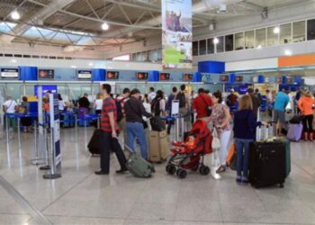 Φοιτητής πήρε 238 πτήσεις σε ένα χρόνο για να πάει στο πανεπιστήμιο χωρίς να νοικιάσει (φωτο, video)