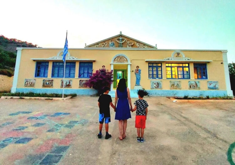 Κάρπαθος: Κλείνει μετά από 63 χρόνια το Δημοτικό Σχολείο Διαφανίου – Το γλυκόπικρο “αντίο” μαθητών και δασκάλας