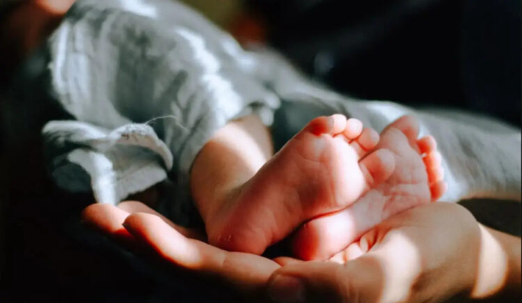 Τρaγωδία με 36χρονη γυναίκα-”Έσβησε” μόλις έφερε στον κόσμο το μωράκι της