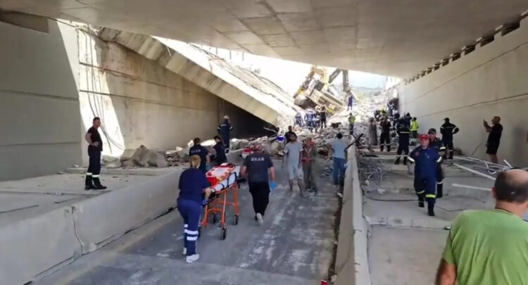 Πριν Λίγο: Τραγωδία με Νεκρούς και τραυματίες στην Πάτρα-Έκαναν εργασίες στη γέφυρα και κατέρρευσε πάνω σε ανθρώπους(Σοκαριστικές Εικόνες)