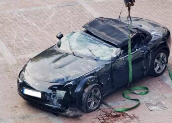 Νέο Ηράκλειο: Αυτοκίνητο έπεσε στον ΗΣΑΠ – Ένας νεκpός (φωτο, video)