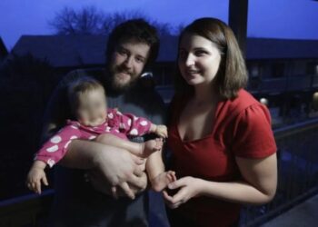 Μεγαλώνουμε μαζί με τον άντρα μου το παιδί του από παράλληλη σχέση!