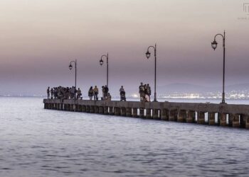 Θεσσαλονίκη: Έμεινε παράλυτος στα πόδια ο 19χρονος που βούτηξε από προβλήτα στην Περαία