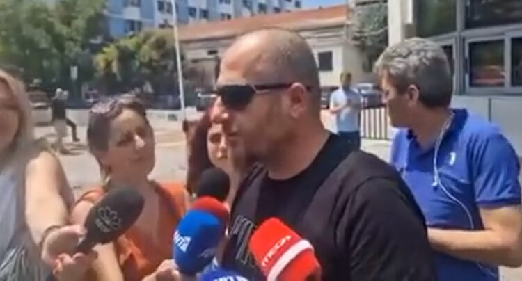 «Η γυναίκα μου ξύπνησε γεμάτη αίματα, το παιδί γεννήθηκε χωρίς σφυγμό» – Τι λέει ο πατέρας του νεογέννητου (video)