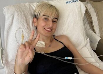 «Ευχαριστώ που κάνατε το παιδί μου, παιδί σας» – Συγκινεί η μητέρα της 19χρονης Ραφαέλας από τα Χανιά που δίνει αγώνα ζωής κατά του καρκίνου