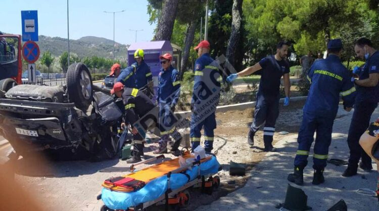 Τροχαίο – σοκ στη Λ. Μαραθώνος: Νεκρός αξιωματικός του Π.Ν. – Διαλύθηκε το τζιπ – Χαροπαλεύει 23χρονος ναύτης (φωτο, video)
