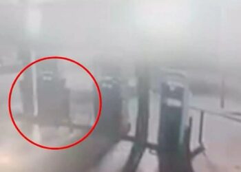 Ύμνοι της Daily Telegraph για ελληνικό νησί: Ανεξερεύνητος παράδεισος με παρθένα ψαροχώρια