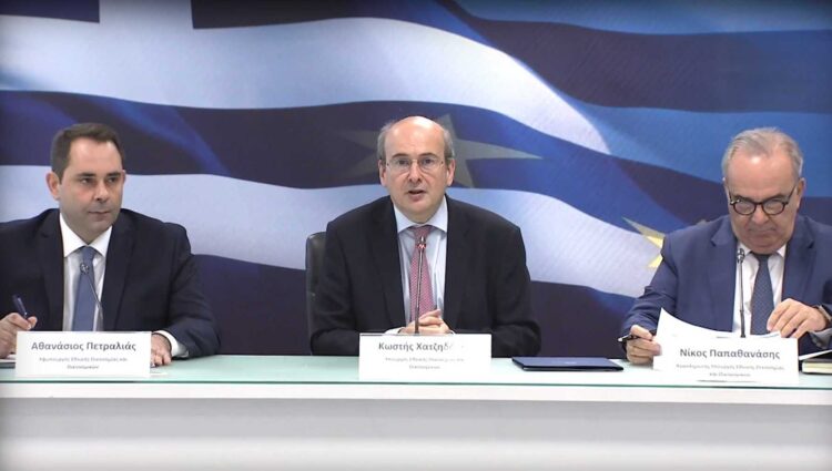 Παράταση του market pass έως τον Οκτώβριο – 70 ευρώ αύξηση σε όλους τους δημοσίους υπαλλήλους από το 2024