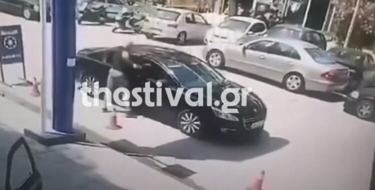 Σοκαριστικό βίντεο: Η στιγμή που o 50χρονος πέφτει νεκρός από τον πupοβολισμό του φίλου του (video)