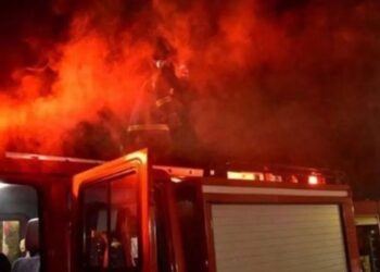 Δύσκολη η νύχτα στην Εύβοια: Εκτός ελέγχου η φωτιά στο Αλιβέρι (φωτο, video)