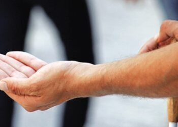 Συνάντησα τυχαία τον πρώην άντρα μου να ζητιανεύει. Τον λυπήθηκα αλλά…