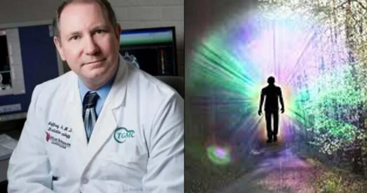Αμερικανός γιατρός υποστηρίζει με κατηγορηματικό τρόπο: «Υπάρχει ζωή μετά τον θάνατο»