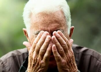 Απίστευτο Συμβάν! Γιος και εγγόνια έδεσαν, ξυλοκόπησaν και λήστεψαν τον παππού τους – Έμεινε όλη τη νύχτα δεμένος