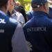 Η Interpol ενεργοποίησε «μαύρο συναγερμό» για νεκρό αγόρι που βρέθηκε τυλιγμένο με αλουμινόχαρτο στον Δούναβη