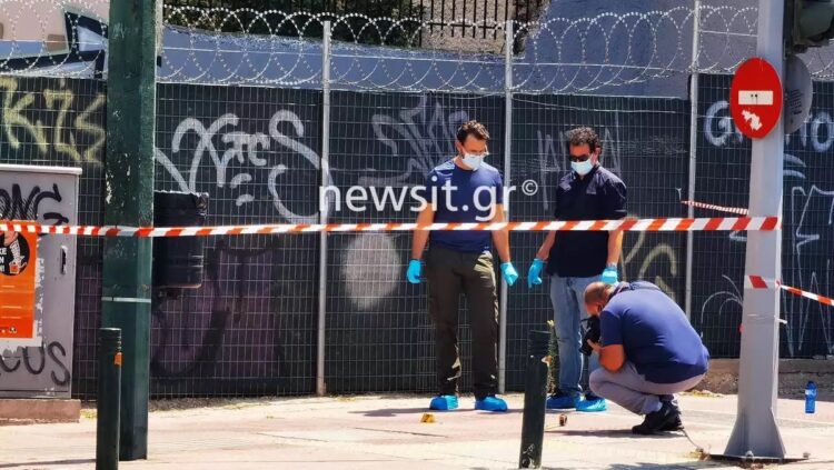 Ληστεία και πυροβολισμοί στον Κολωνό: Διασωληνωμένος βρίσκεται ο δράστης – Το χρονικό της συμπλοκής
