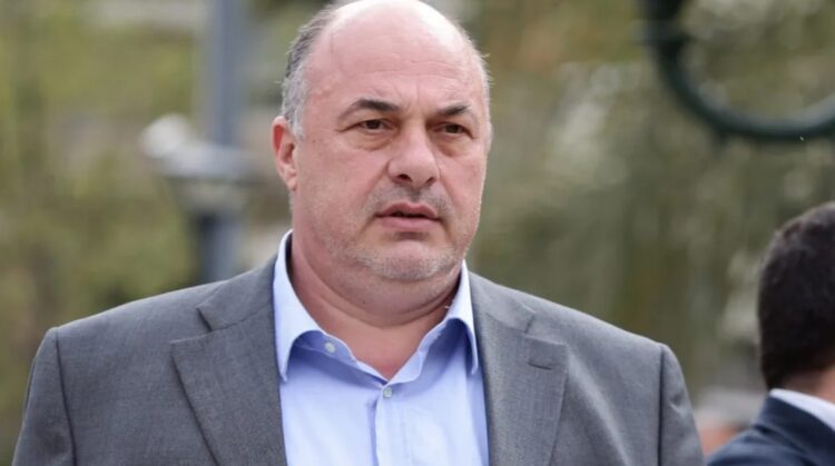 Αχιλλέας Μπέος: Γυναίκες μαζεύουν υπογραφές εναντίον του – Αποκάλεσε ”Τόφαλο” την Προϊσταμένη Νεοτέρων Μνημείων Θεσσαλίας