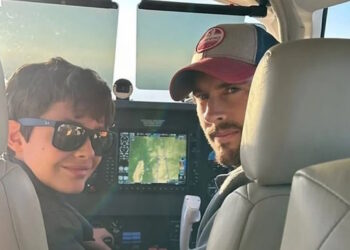 Οικογενειακή Τραγωδία: Πατέρας πίνει μπύρες και το παιδί πιλοτάρει! Οι τελευταίες τους στιγμές πριν συντριβεί το αεροσκάφος τους