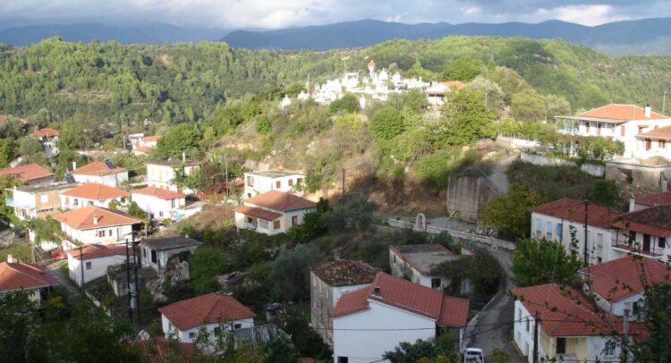 Το αμαρτωλό Ελληνικό χωριό όπου οι άντρες συζούσαν με σύζυγο και ερωμένη