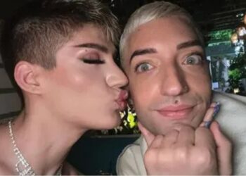 O Γιάννης Κατινάκης δέχτηκε ομοφοβική επίθεση στο κέντρο της Αθήνας! Άνδρας τον έφτυσε και του φώναζε «ντροπή»