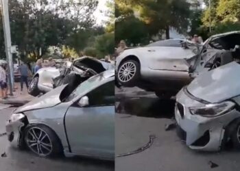 Σοβαρό τροχαίο στη Γλυφάδα: Αυτοκίνητο «εισέβαλε» σε πάρκο και καρφώθηκε σε ΙΧ (video)