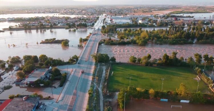 Συγκλονιστικό βίντεο: Η πλημμυρισμένη Λάρισα από ψηλά