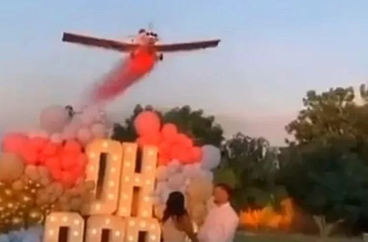Τρομακτικό Συμβάν: Ζευγάρι νοίκιασε αεροπλάνο για να κάνει την αποκάλυψη του φύλου του μωρού και αυτό συνετρίβη[video]