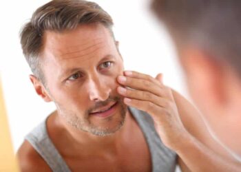 Συκώτι: Τα προειδοποιητικά σημάδια στο πρόσωπο που δείχνουν ότι κάτι δεν πάει καλά