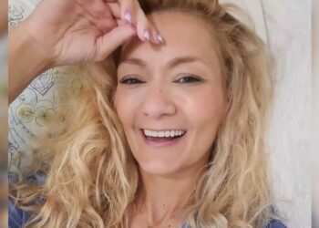 «Της φάνηκε περίεργο που προσγειώθηκαν αλλού… Της επέβαλαν να πάει» – Συγκλονίζει ο σύζυγος της επισμηναγού Εύης Ανδρεαδάκη που σκοτώθηκε στη Λιβύη