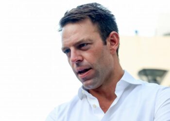 Στέφανος Κασσελάκης: Προσευχόμουν στον Όσιο Δαυίδ να μην είμαι γκέι (video)