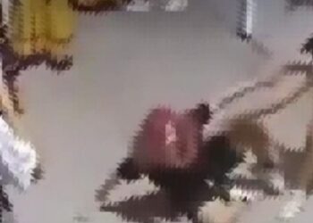 Βίντεο-σοκ: Άγριος ξυλοδαρμός 13χρονης από ανήλικες μαθήτριες σε σχολείο της Ρόδου