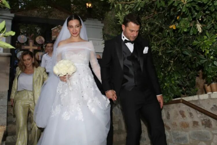 Δάκρυσε ο Ντάνος στον γάμο: Απούσα η μητέρα του που δίνει μάχη στην εντατική[video]