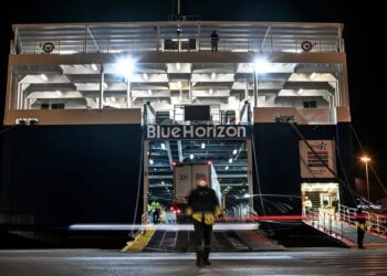 Το Blue Horizon της Blue Star λιμάνι