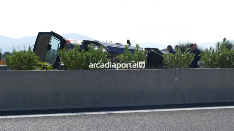 Τραγωδία με μία νεκpή και έναν τραυματία σε τροχαίο: Έχασε τον έλεγχο και καρφώθηκε στο διαχωριστικό (φωτο, video)