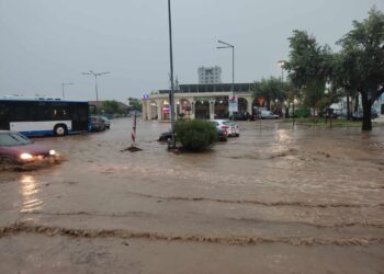 Lockdown στον Βόλο λόγω της κακοκαιρίας Daniel – Απαγόρευσε την κυκλοφορία η ΕΛΑΣ