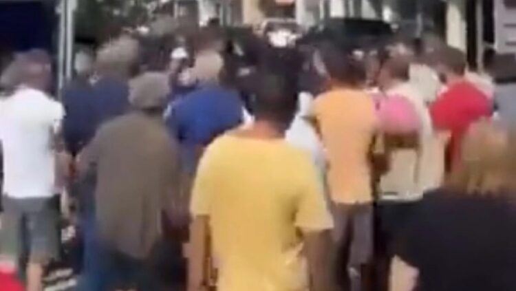 Βίντεο ντοκουμέντο από την επίθεση στον Περιφερειάρχη Θεσσαλίας, Κώστα Αγοραστό: «Καλά του κάνετε, έτσι θέλει»