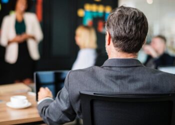 Ακαθάριστες αμοιβές στελεχών εκπαίδευσης έως 31-12-2023 και από 1-1-2024