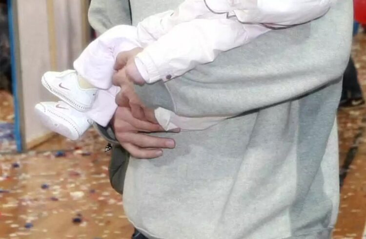 Παράνομες υιοθεσίες: Συγκλονίζει 39χρονη – «Έκανα επτά εξωσωματικές και παιδί δεν έχω» (video)