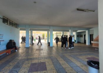 Άνω – κάτω το 7ο ΕΠΑΛ Λάρισας για 45 λεπτά με όλους τους μαθητές να παραμένουν εκτός του σχολείου