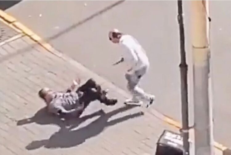 Προσπάθησε να προστατέψει τους μαθητές του: Ήρωας καθηγητής πέφτει νεκpός από τρομοκράτη σε σχολείο της Γαλλίας (φωτο, video)