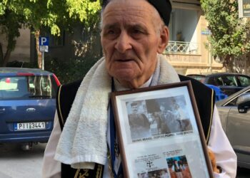 Περήφανος Λαρισαίος ντύθηκε Μακεδονομάχος και πήγε να ψηφίσει – Η ιστορία που διηγήθηκε[video]