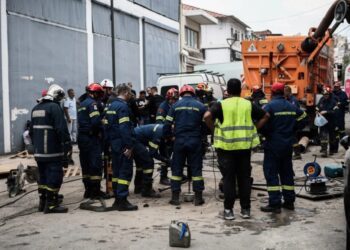 Τραγωδία στον Πειραιά:  Νεκρός ο 35χρονος άντρας που έπεσε σε φρεάτιο