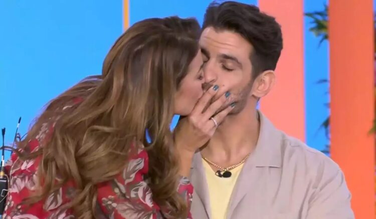 Η συγκλονιστική εξομολόγηση του Ετεοκλή Παύλου και το τρυφερό φιλί από την Ελένη Χατζίδου