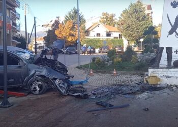 Τραγωδία με Νεκρούς έναν 25χρονο και έναν 80χρονο: Ο 25χρονος έκλεψε το όχημα με τον 80χρονο μέσα και τράκαραν[Φωτογραφίες]